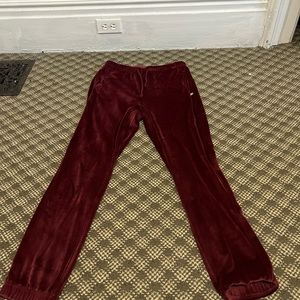 Velvet sweatpants from Roots